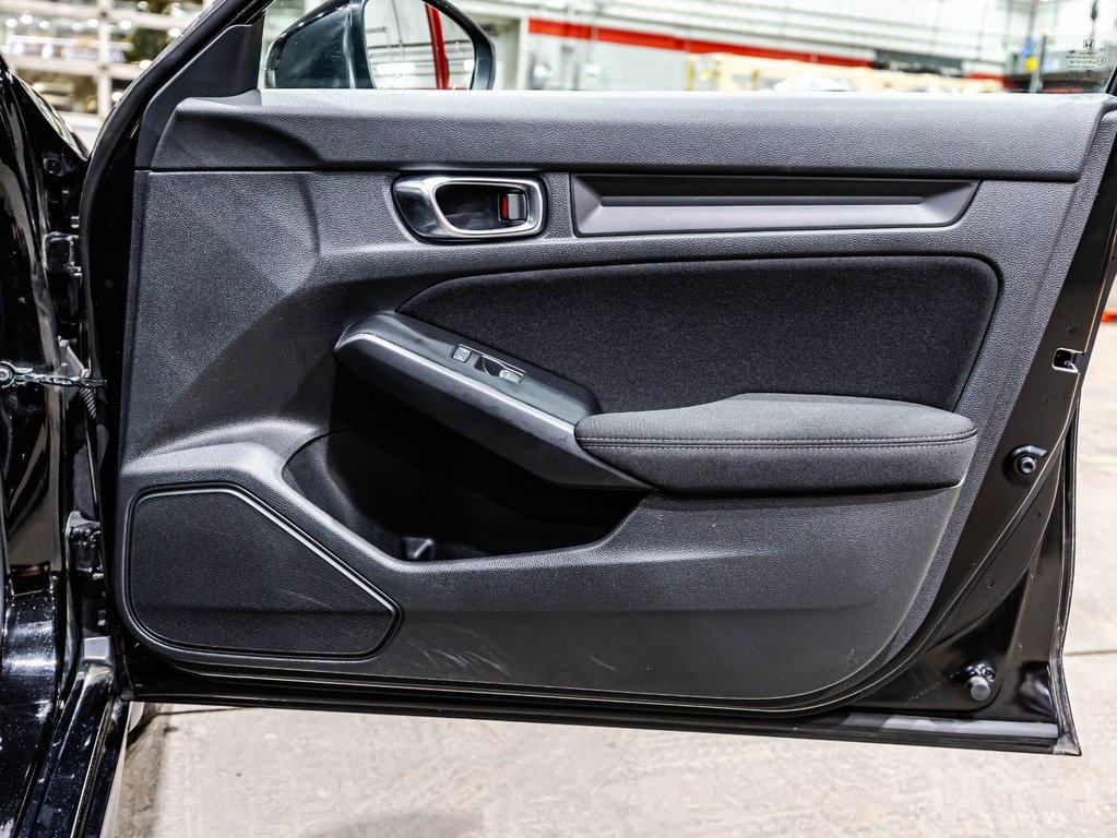 Honda Civic Sedan LX 2022 à , Québec - 16 - w1024h768px