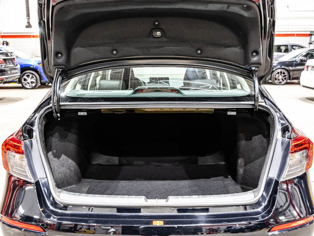 Honda Civic Sedan LX 2022 à , Québec - 15 - w1024h768px