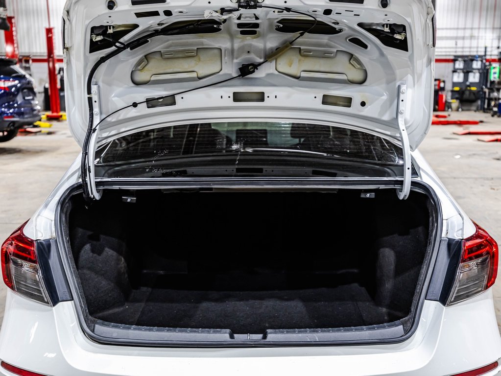 Honda Civic Sedan LX 2022 à , Québec - 15 - w1024h768px