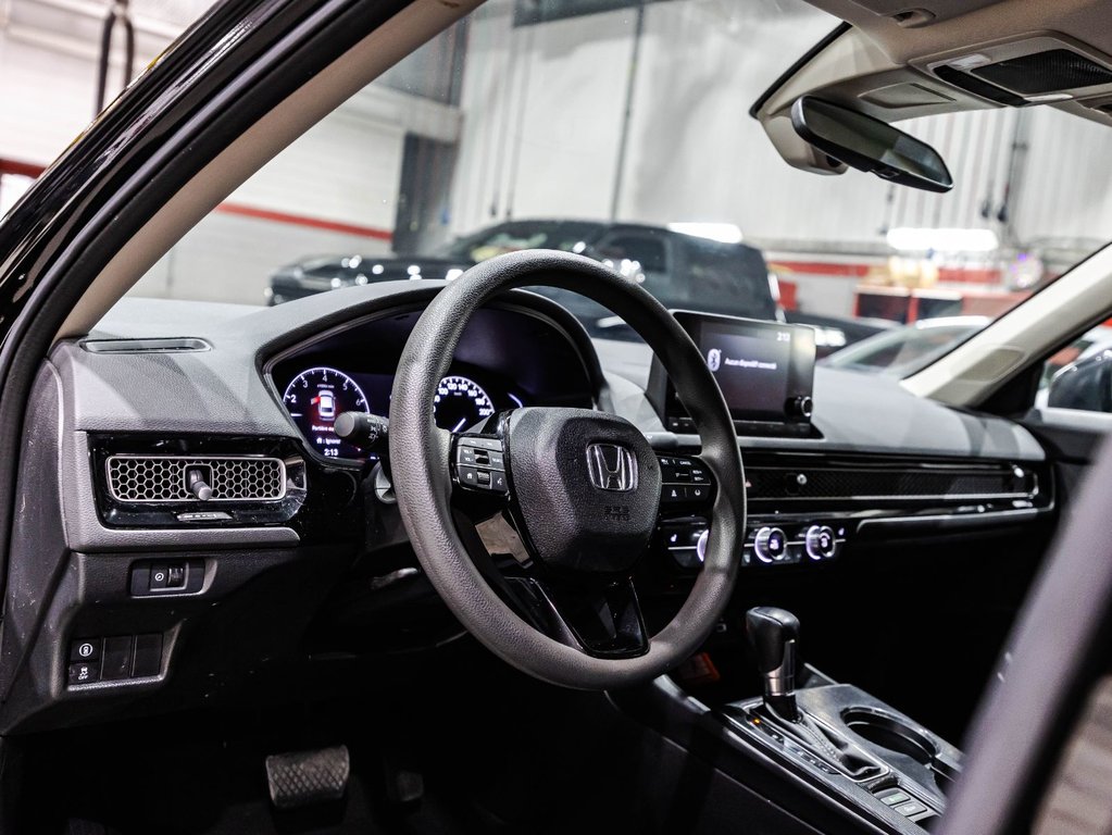 Honda Civic Sedan LX 2022 à , Québec - 19 - w1024h768px