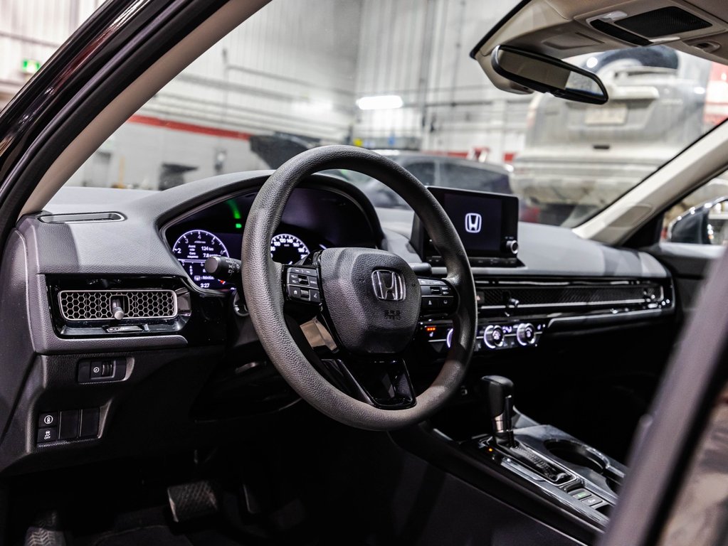Honda Civic Sedan LX 2022 à , Québec - 19 - w1024h768px