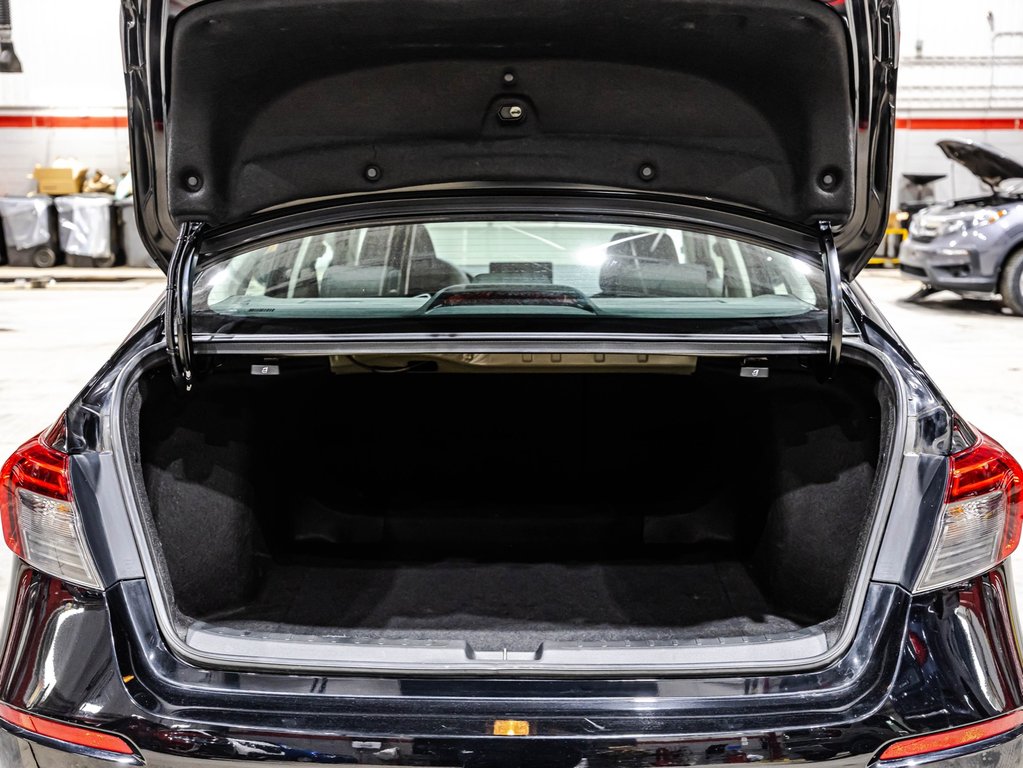 Honda Civic Sedan LX 2022 à , Québec - 15 - w1024h768px