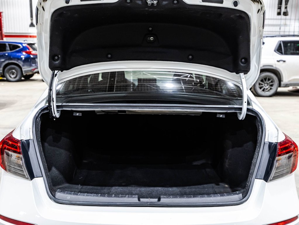 Honda Civic Sedan LX 2022 à Montréal, Québec - 15 - w1024h768px