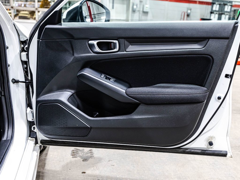 Honda Civic Sedan LX 2023 à , Québec - 16 - w1024h768px