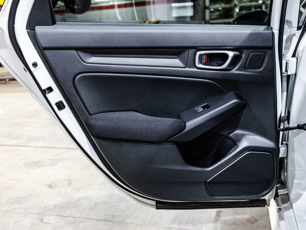 Honda Civic Sedan LX 2023 à , Québec - 12 - w1024h768px