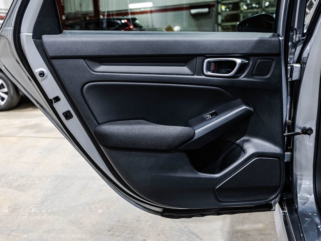 Honda Civic Sedan LX 2023 à , Québec - 12 - w1024h768px