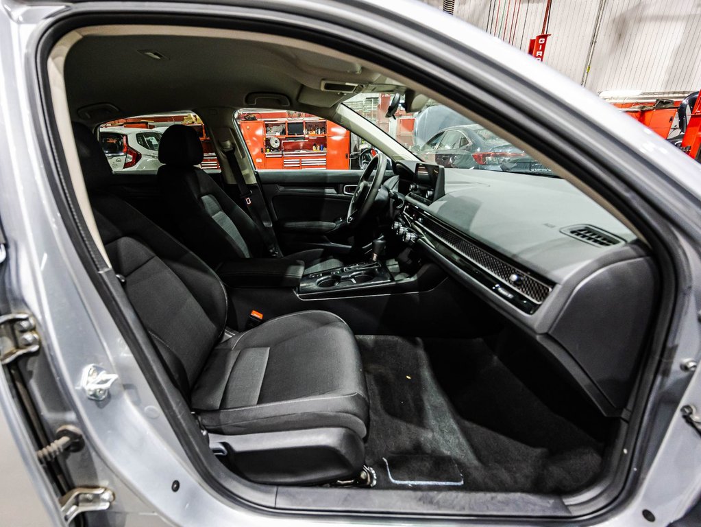 Honda Civic Sedan LX 2023 à , Québec - 16 - w1024h768px