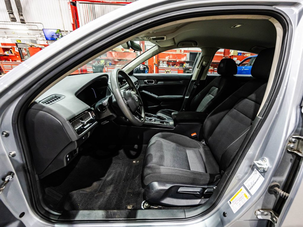Honda Civic Sedan LX 2023 à , Québec - 17 - w1024h768px