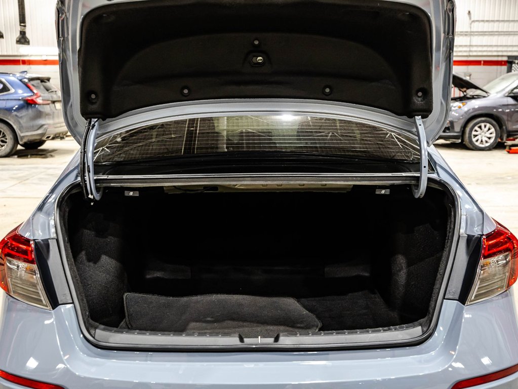 Honda Civic Sedan SPORT 2023 à Lachenaie, Québec - 15 - w1024h768px