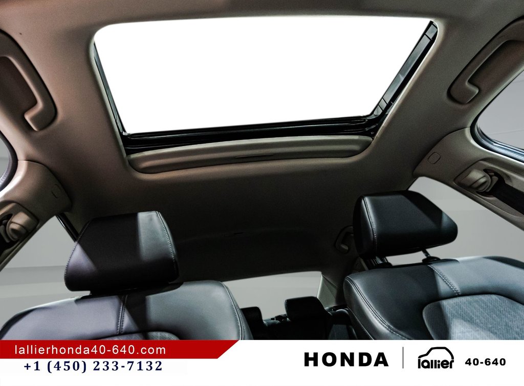 2023 Honda Civic Sedan Touring in Lachenaie, Quebec - 19 - w1024h768px