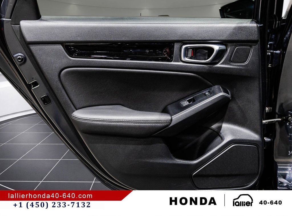2023 Honda Civic Sedan Touring in Lachenaie, Quebec - 13 - w1024h768px
