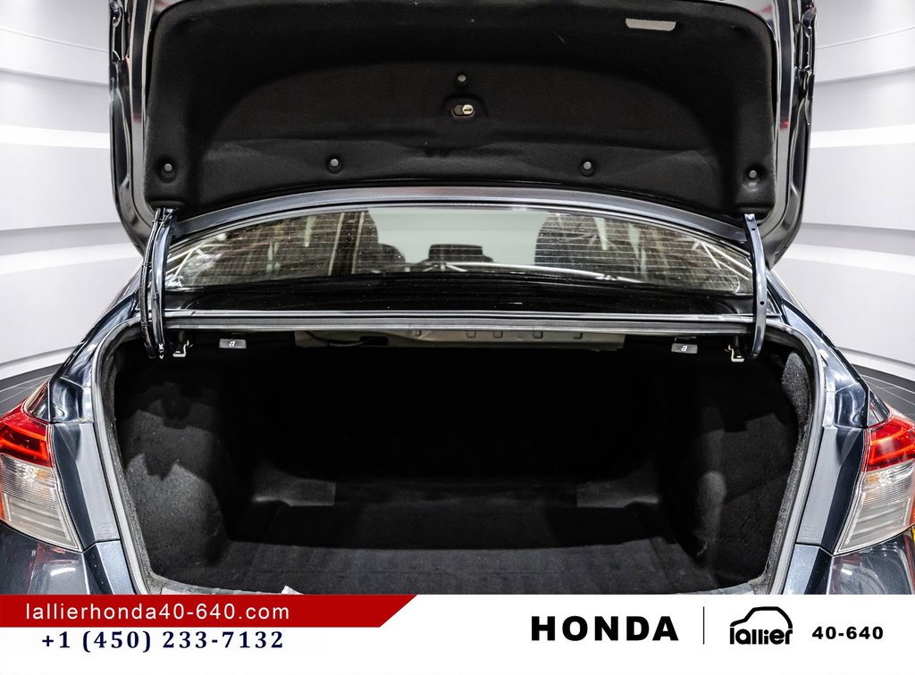 2023 Honda Civic Sedan Touring in Lachenaie, Quebec - 16 - w1024h768px