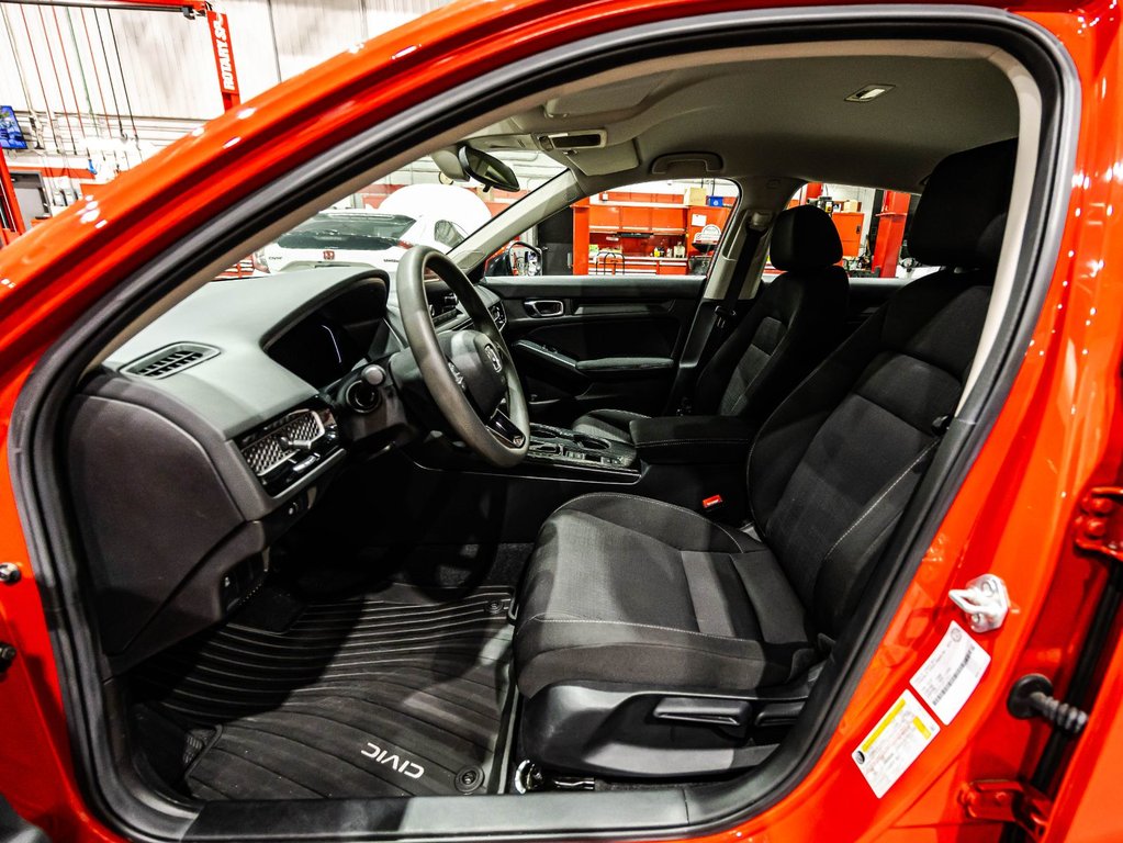 Honda Civic Sedan LX 2025 à , Québec - 18 - w1024h768px