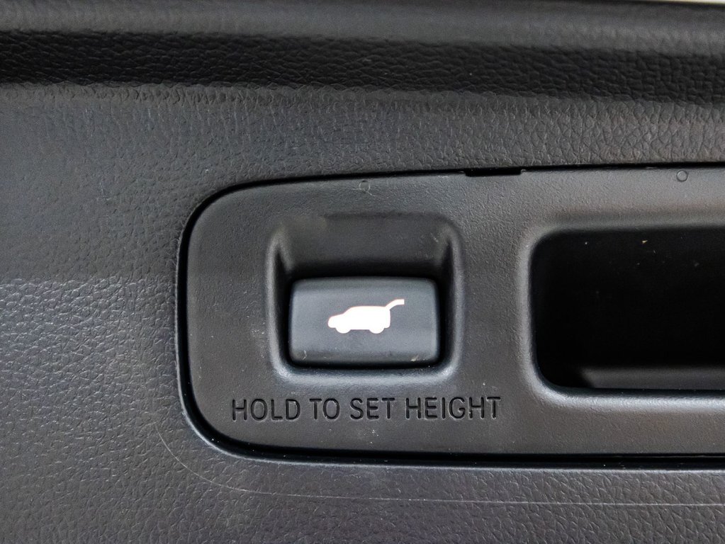 2023 Honda CR-V HYBRID Touring in , Quebec - 16 - w1024h768px