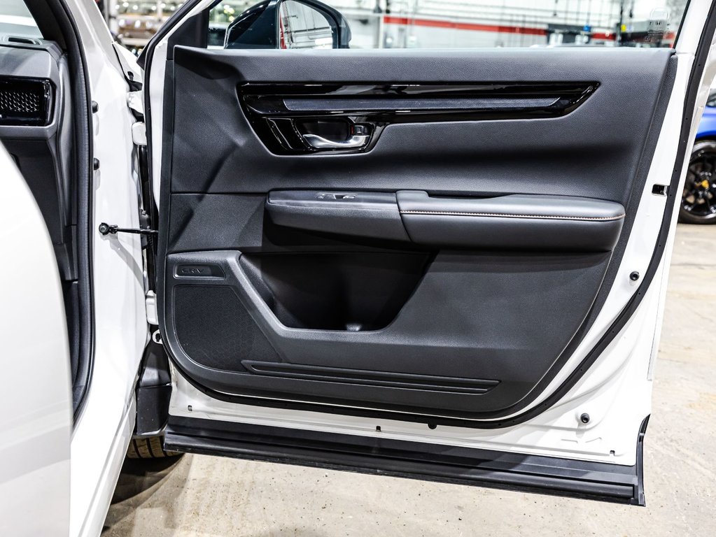 2023 Honda CR-V HYBRID Touring in , Quebec - 18 - w1024h768px