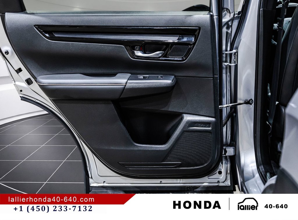 2023 Honda CR-V Hybrid Touring in Montréal, Quebec - 13 - w1024h768px