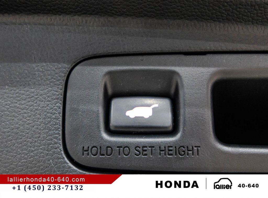 2023 Honda CR-V Hybrid Touring in Montréal, Quebec - 16 - w1024h768px