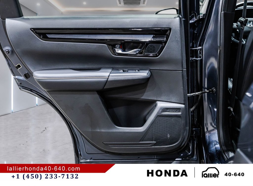 2023 Honda CR-V Hybrid Touring in Montréal, Quebec - 13 - w1024h768px