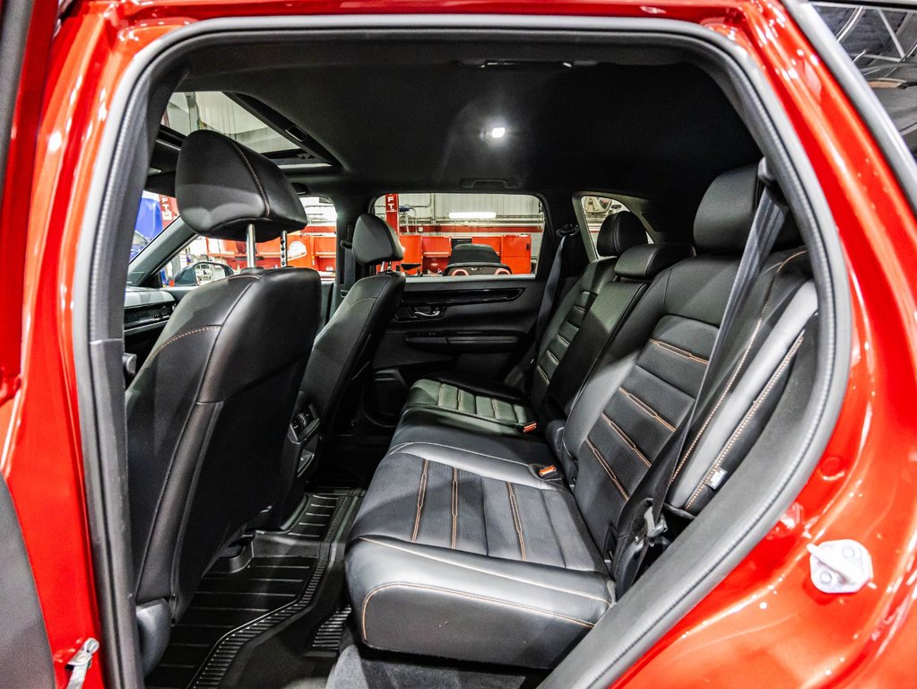 2024 Honda CR-V HYBRID Touring in Lachenaie, Quebec - 14 - w1024h768px