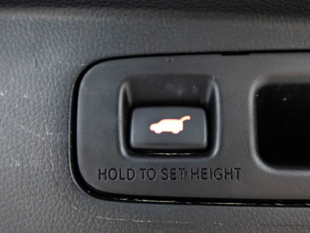 2024 Honda CR-V HYBRID Touring in Lachenaie, Quebec - 16 - w1024h768px