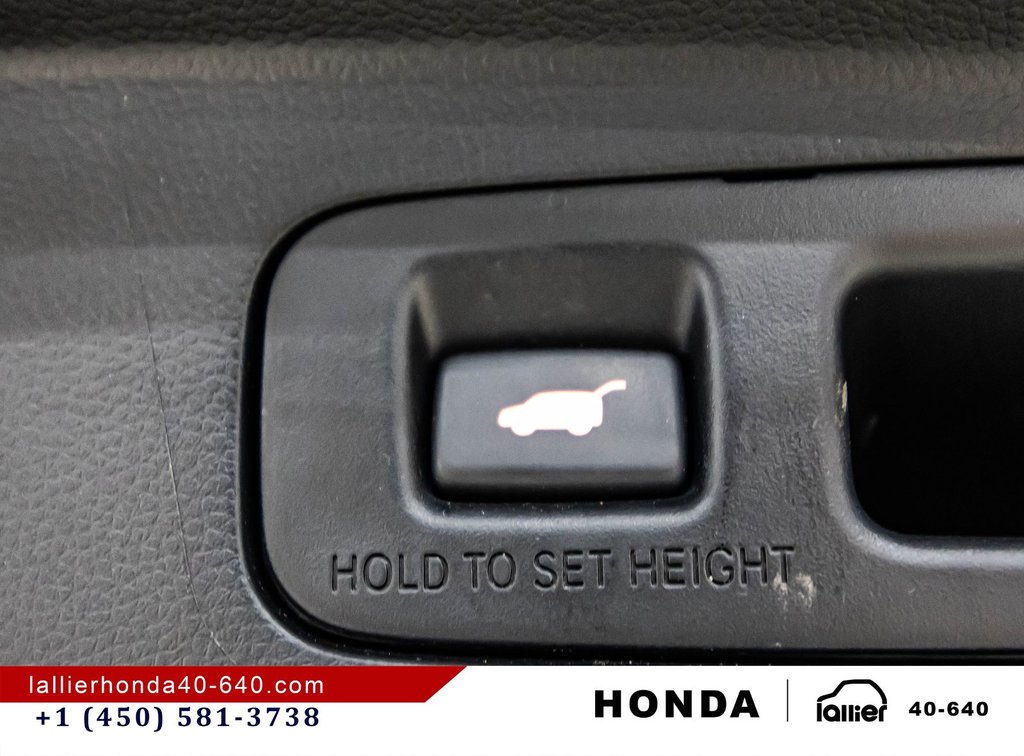 Honda CR-V Hybrid Touring 2024 à Lachenaie, Québec - 16 - w1024h768px