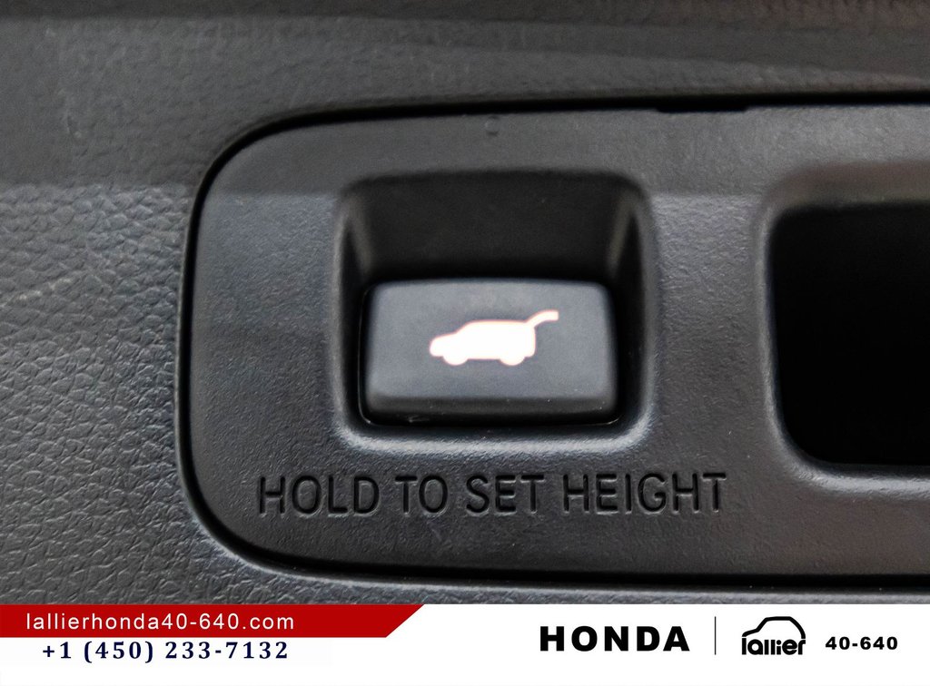 2026 Honda CR-V Hybrid Touring in Lachenaie, Quebec - 16 - w1024h768px