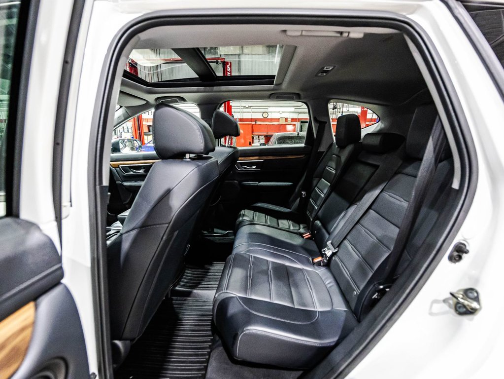 Honda CR-V Touring 2017 à , Québec - 14 - w1024h768px