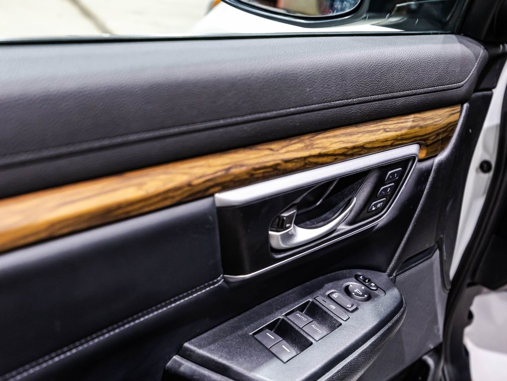 Honda CR-V Touring 2017 à , Québec - 11 - w1024h768px