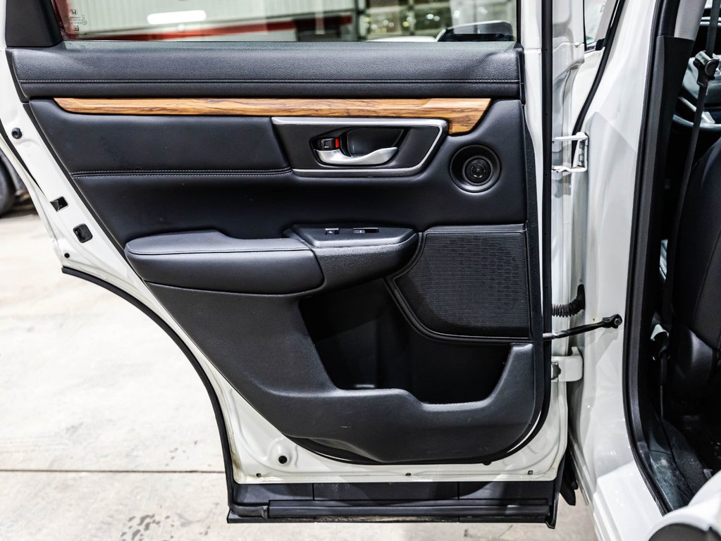 Honda CR-V Touring 2017 à , Québec - 13 - w1024h768px