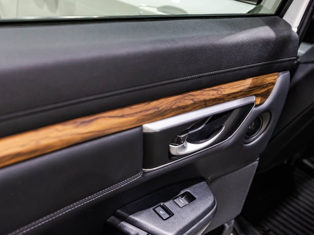 Honda CR-V Touring 2017 à , Québec - 12 - w1024h768px