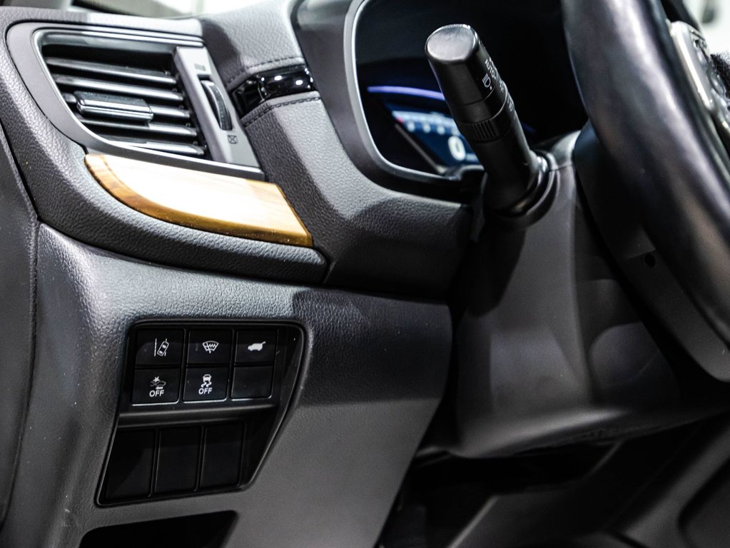 Honda CR-V Touring 2017 à , Québec - 23 - w1024h768px