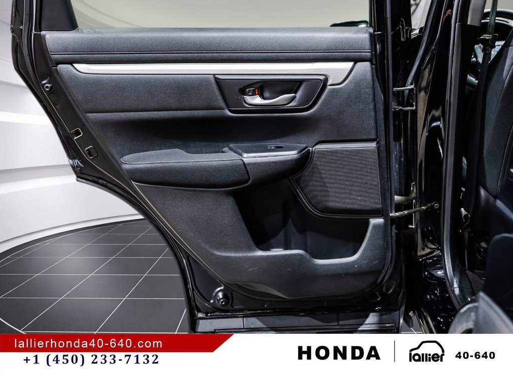 2017 Honda CR-V LX in Montréal, Quebec - 12 - w1024h768px