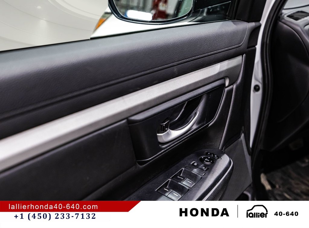 2019 Honda CR-V LX in Lachenaie, Quebec - 11 - w1024h768px