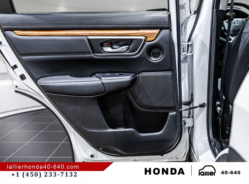 2021 Honda CR-V TOURING in Montréal, Quebec - 13 - w1024h768px