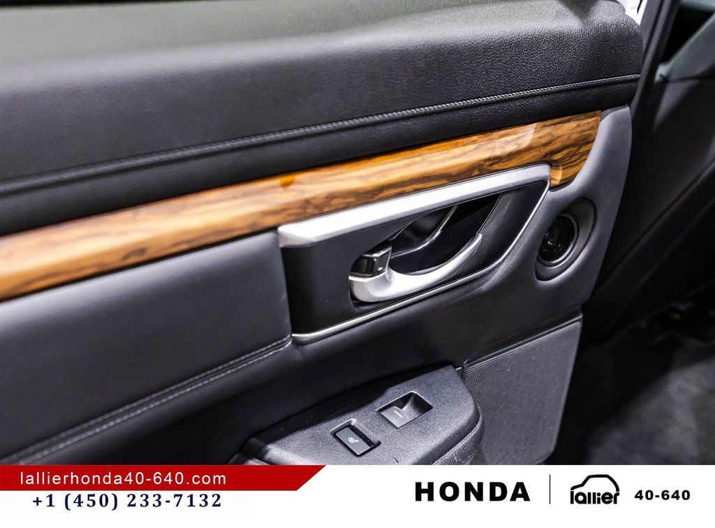 2021 Honda CR-V TOURING in Montréal, Quebec - 12 - w1024h768px