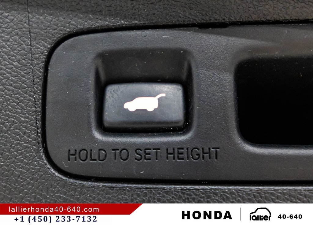 2021 Honda CR-V TOURING in Montréal, Quebec - 16 - w1024h768px
