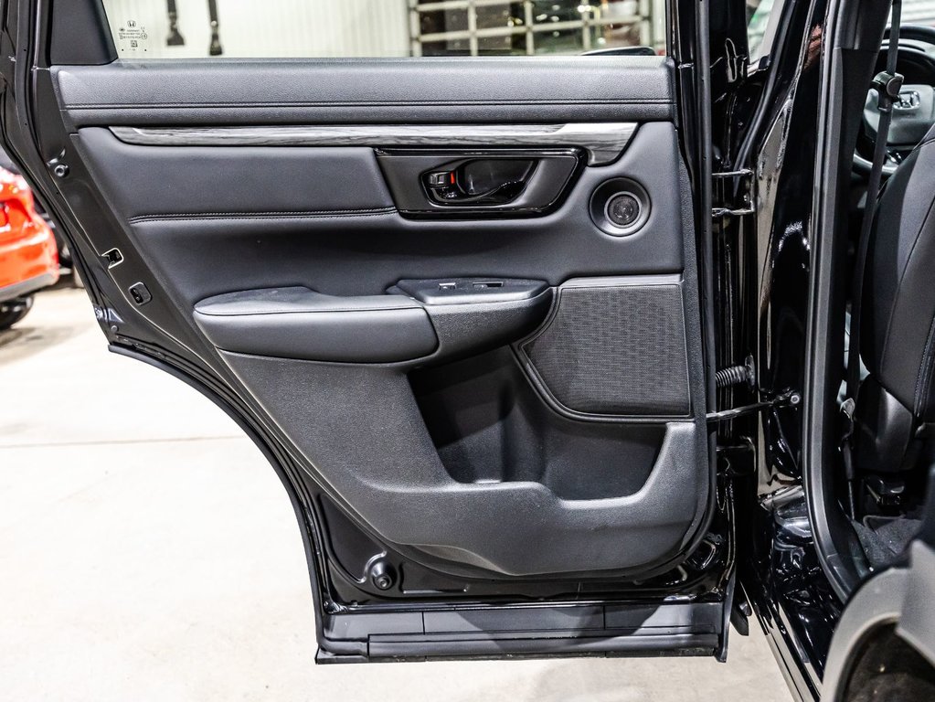 2022 Honda CR-V BLACK EDITION in Lachenaie, Quebec - 13 - w1024h768px