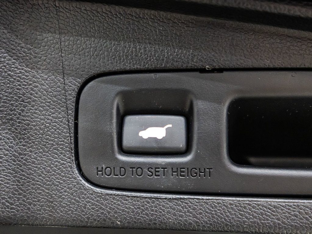 2022 Honda CR-V BLACK EDITION in Lachenaie, Quebec - 16 - w1024h768px
