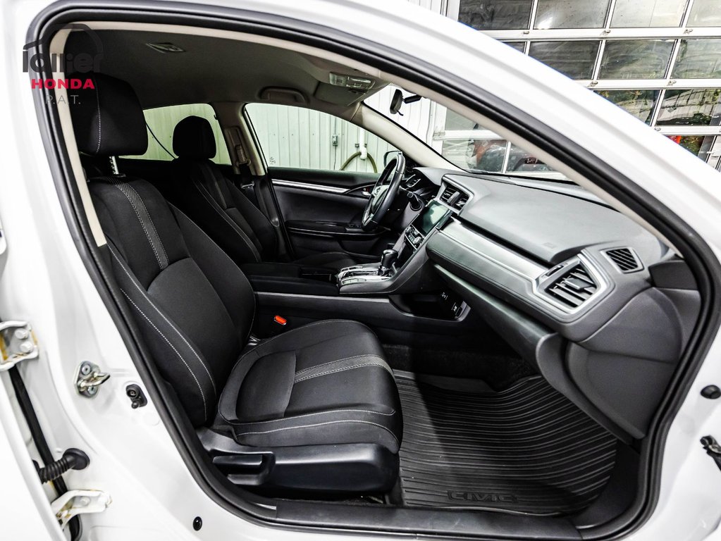 2022 Honda CR-V LX in Lachenaie, Quebec - 18 - w1024h768px