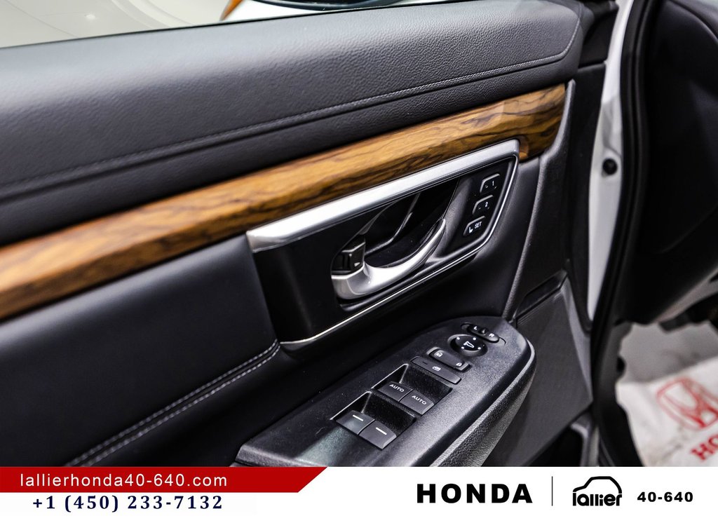2022 Honda CR-V TOURING in Montréal, Quebec - 11 - w1024h768px
