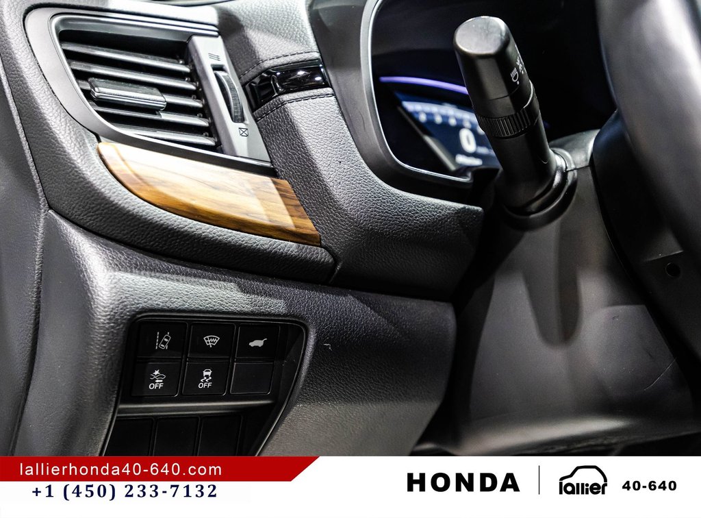 2022 Honda CR-V TOURING in Montréal, Quebec - 23 - w1024h768px