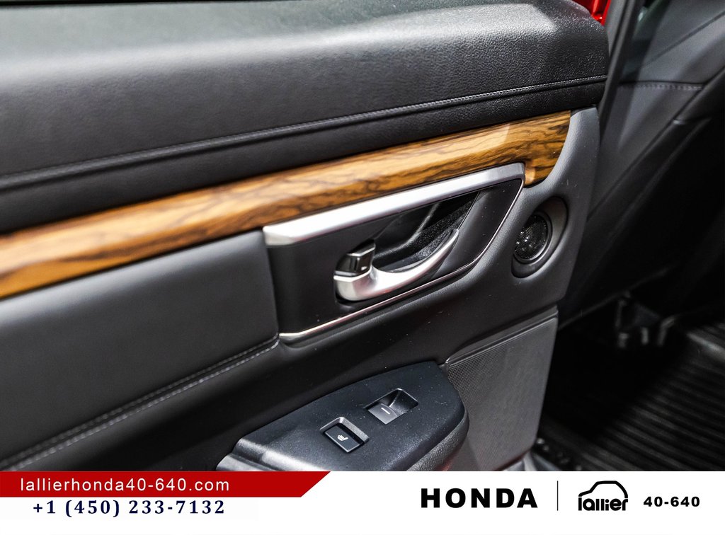 2022 Honda CR-V TOURING in Montréal, Quebec - 12 - w1024h768px