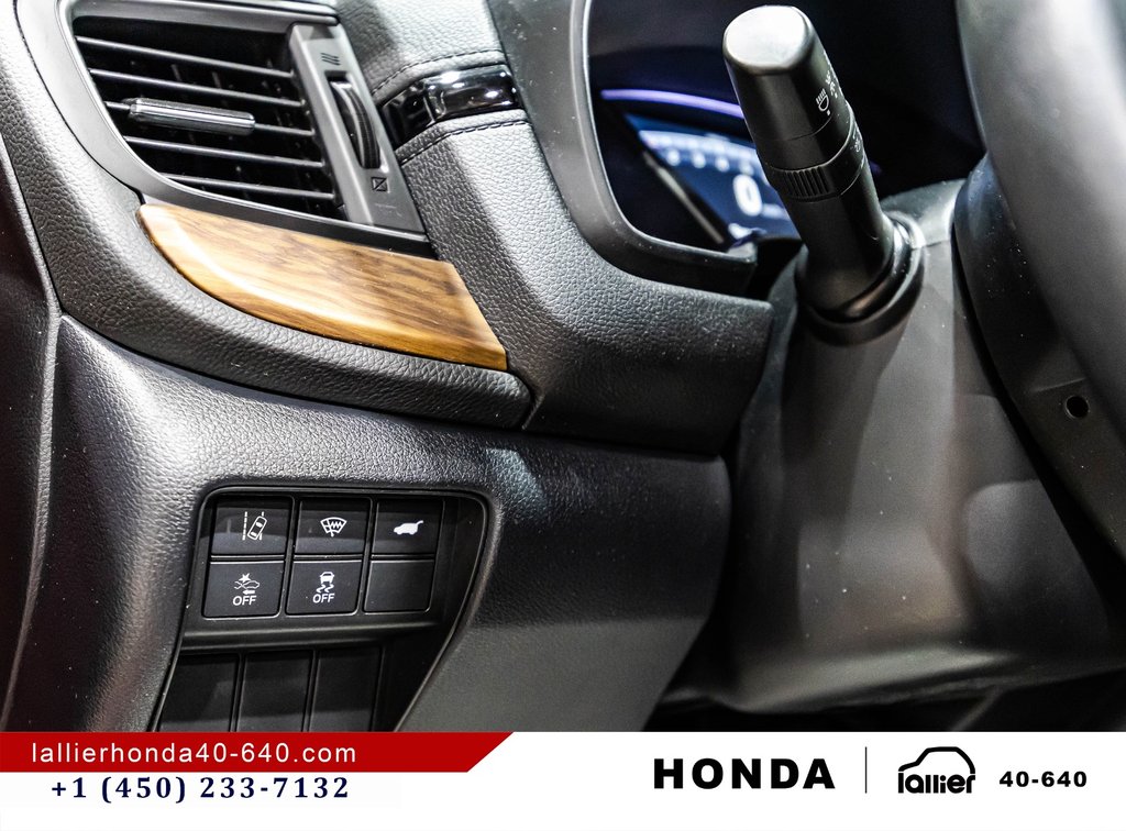 2022 Honda CR-V TOURING in Montréal, Quebec - 23 - w1024h768px