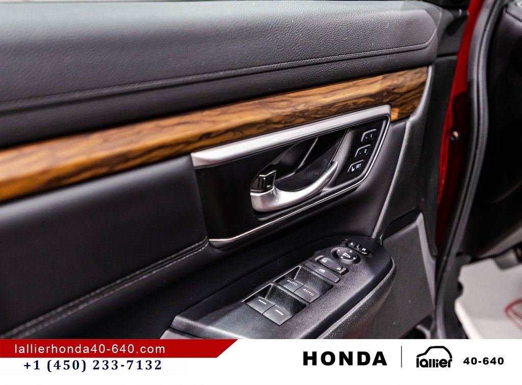 2022 Honda CR-V TOURING in Montréal, Quebec - 11 - w1024h768px