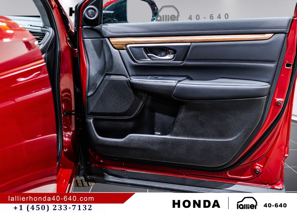 2022 Honda CR-V TOURING in Montréal, Quebec - 18 - w1024h768px