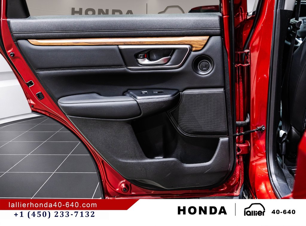 2022 Honda CR-V TOURING in Montréal, Quebec - 13 - w1024h768px