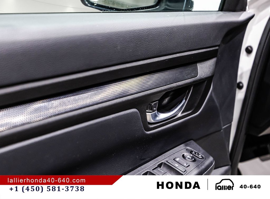 2023 Honda CR-V LX FWD in Lachenaie, Quebec - 11 - w1024h768px
