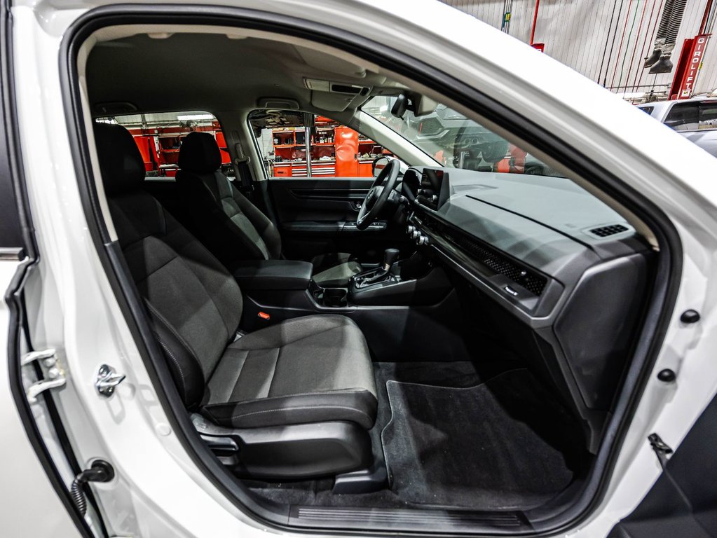 Honda CR-V LX 2025 à , Québec - 16 - w1024h768px