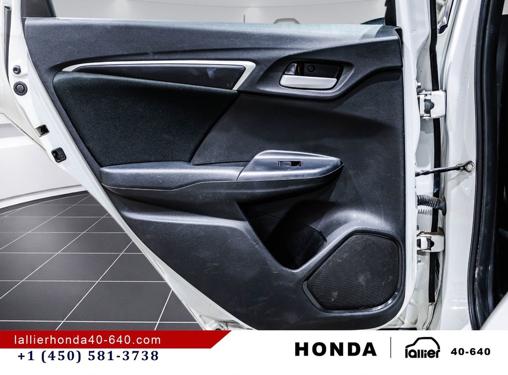 2018 Honda Fit LX in Lachenaie, Quebec - 12 - w1024h768px