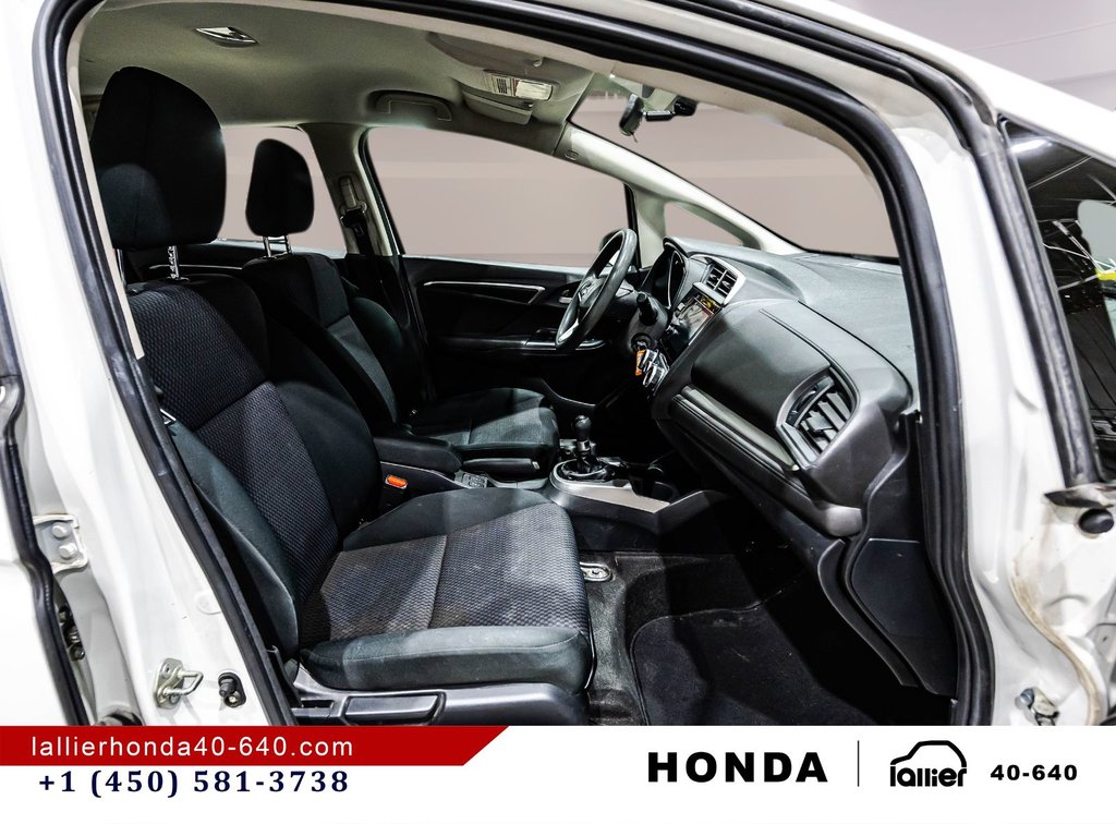 2018 Honda Fit LX in Lachenaie, Quebec - 17 - w1024h768px
